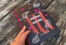 Jak udit maso, klobásy i ryby bez chyb: Kniha Bedna plná kouře přináší 134 prověřených receptů
